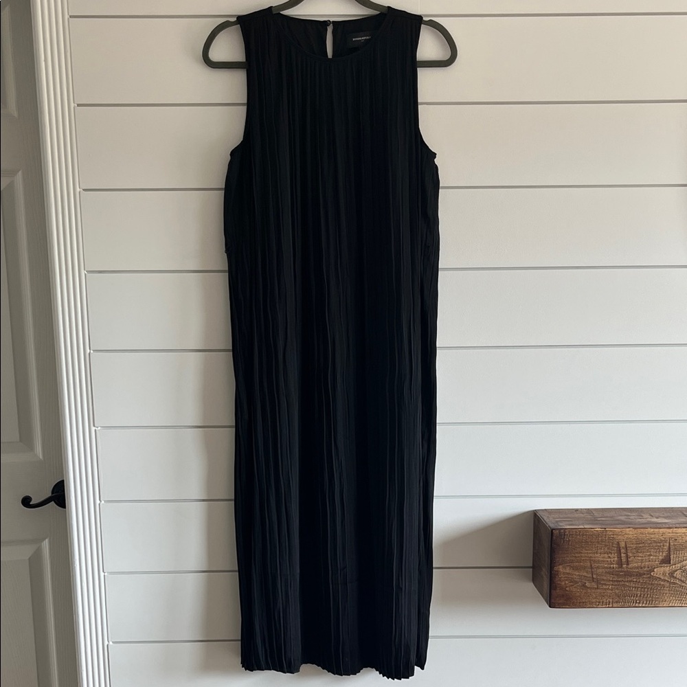 Banana Republic Black Maxi Accordian Pleat Dress